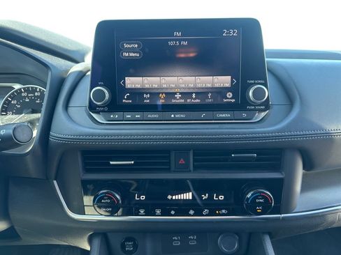Used 2024 Nissan Rogue SV AWD/4WD image 18