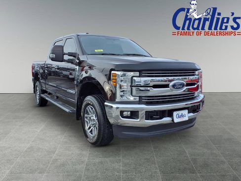 Used 2018 Ford F250 Lariat w/ Lariat Value Package image 3