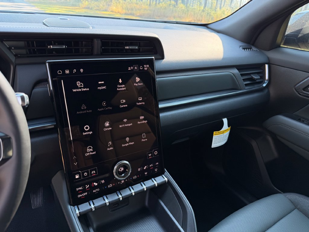 New 2027 GMC Terrain AT4 w/ Convenience Package III AWD/4WD image 17