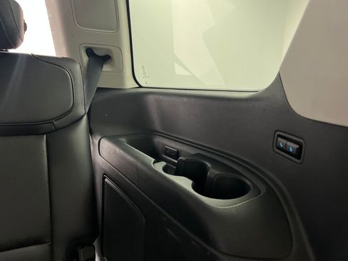 Used 2025 Ford Expedition Platinum image 38