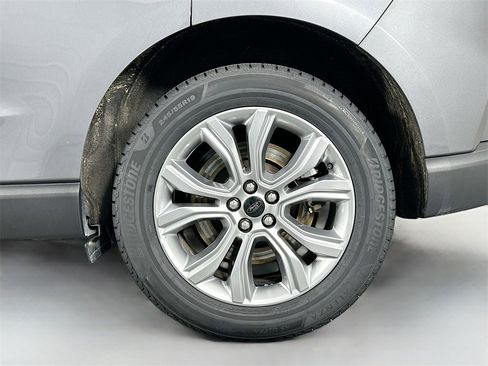 Used 2024 Ford Edge Titanium image 29