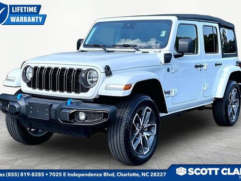 Used 2024 Jeep Wrangler Unlimited AWD/4WD image 3