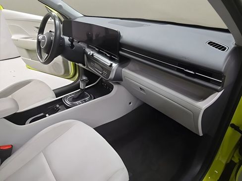 Used 2024 Hyundai Kona SEL FWD image 17