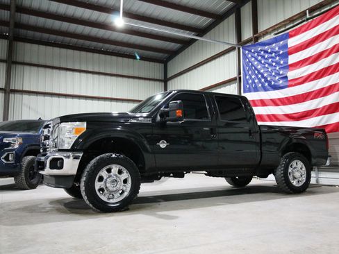 Used 2012 Ford F250 Lariat w/ Lariat Ultimate Pkg AWD/4WD image 4