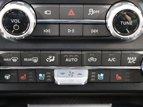 Used 2025 Ford F450 Platinum w/ FX4 Off-Road Package image 72