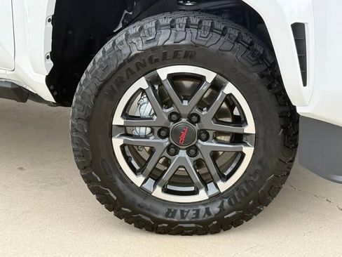 Used 2025 Toyota Tacoma TRD Sport AWD/4WD image 2