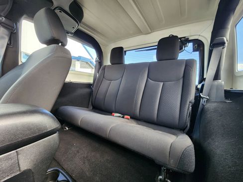 Used 2016 Jeep Wrangler Sport image 32