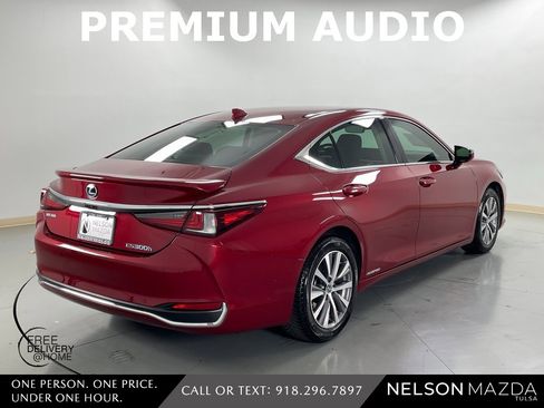 Used 2021 Lexus ES 300h w/ Premium Package image 6
