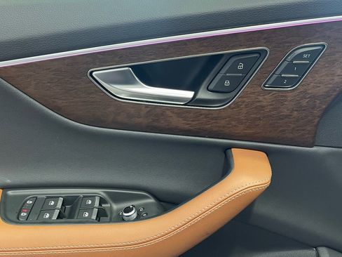 Used 2025 Audi Q7 3.0T Prestige w/ Prestige Package image 27