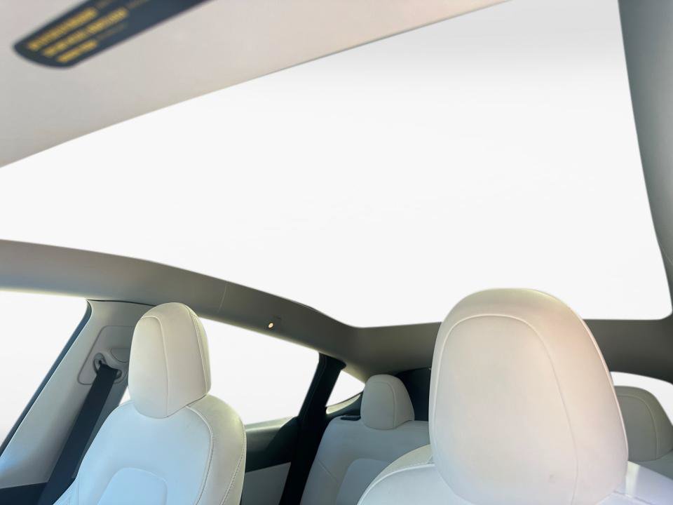 Used 2021 Tesla Model Y Long Range AWD/4WD image 25