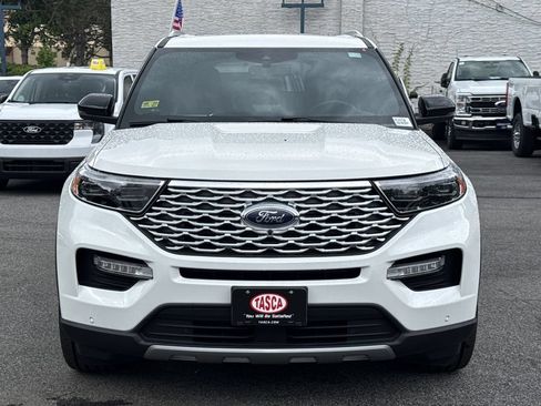 Used 2023 Ford Explorer Platinum w/ Technology Package AWD/4WD image 2