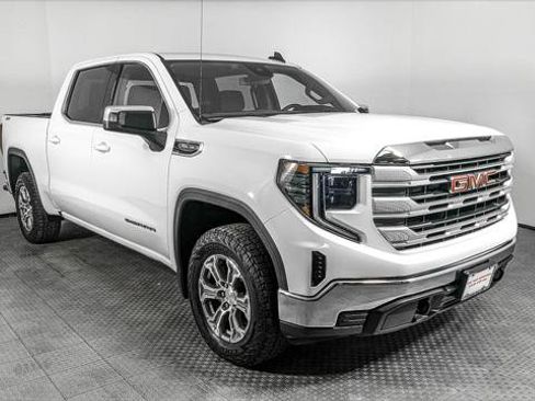 Used 2023 GMC Sierra 1500 SLE AWD/4WD image 12