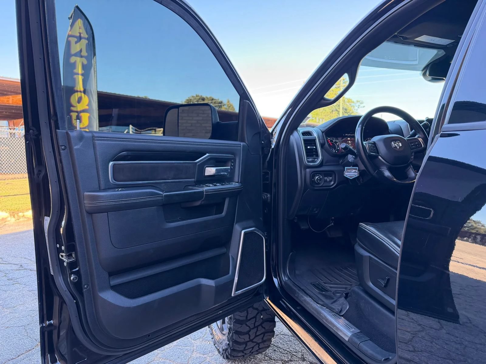Used 2021 RAM 2500 Laramie w/ Night Edition AWD/4WD image 8