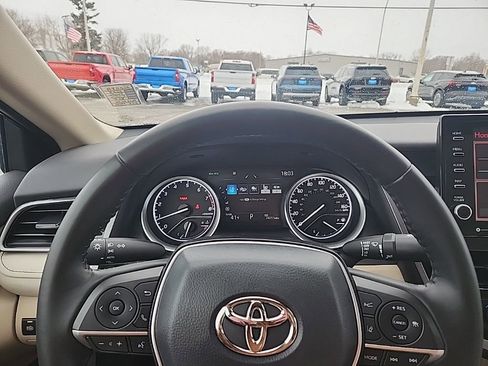 Used 2023 Toyota Camry XLE image 21