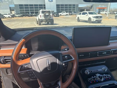 Used 2022 Lincoln Nautilus Black Label w/ Class II Trailer Tow Package image 12