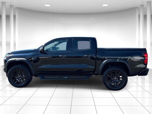 Used 2025 Chevrolet Colorado Trail Boss AWD/4WD image 4