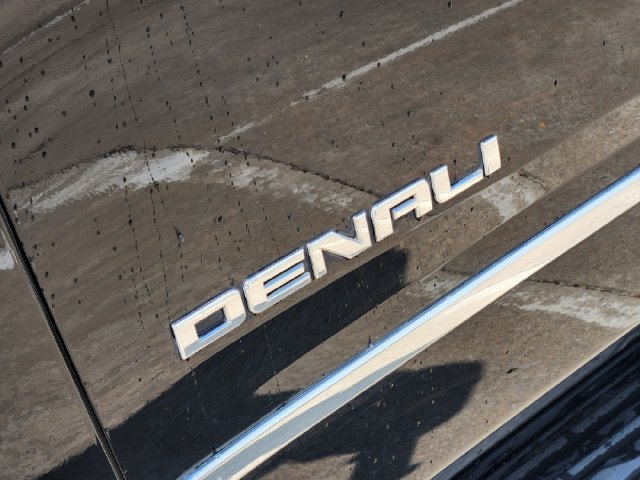 Used 2018 GMC Yukon Denali w/ Open Road Package AWD/4WD image 12