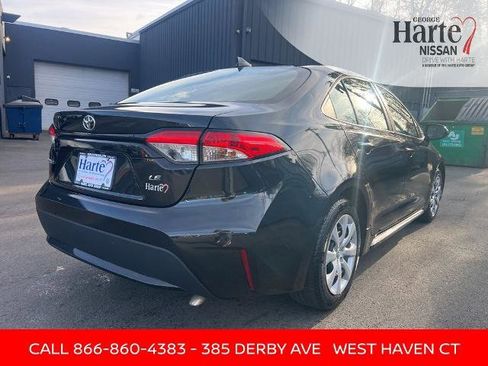 Used 2022 Toyota Corolla LE image 5