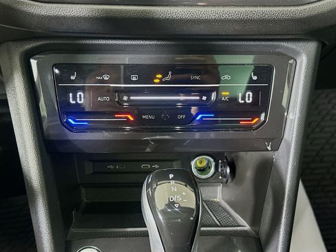 Used 2023 Volkswagen Tiguan SE image 24