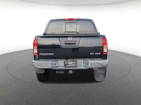 Used 2016 Nissan Frontier SV image 6