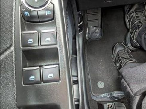 Used 2025 Ford Escape ST-Line image 9