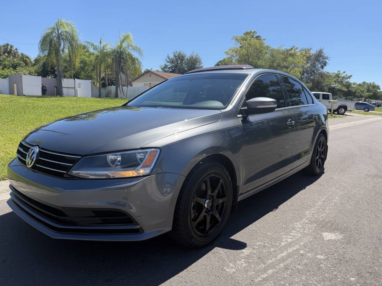 Used 2015 Volkswagen Jetta TDI SE FWD image 1