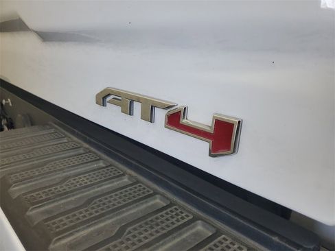 Used 2024 GMC Sierra 2500 AT4 w/ AT4 Premium Plus Package image 7