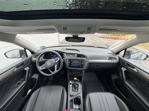 Used 2022 Volkswagen Tiguan SE image 13