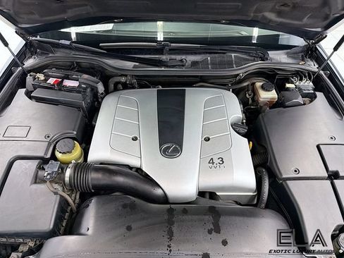 Used 2004 Lexus LS 430 RWD image 32