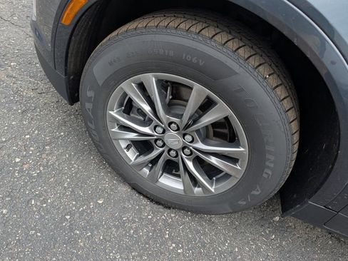 Used 2021 Cadillac XT5 Premium Luxury AWD/4WD image 2