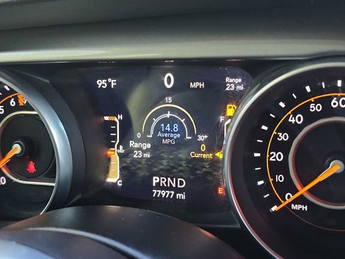 Used 2018 Jeep Wrangler Unlimited Sahara AWD/4WD image 22