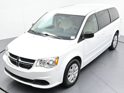 Used 2017 Dodge Grand Caravan SE FWD image 29