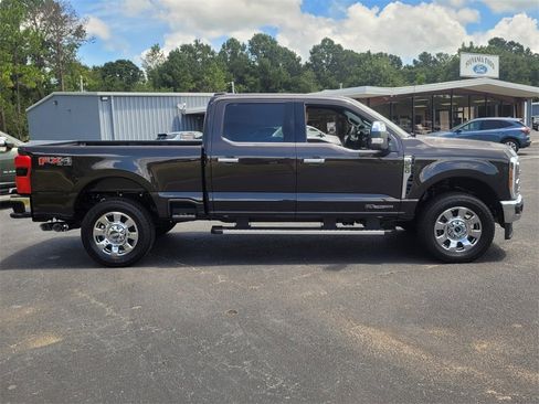 New 2025 Ford F250 Lariat w/ Chrome Package image 12