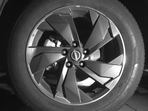 Used 2025 Nissan Rogue SV image 12