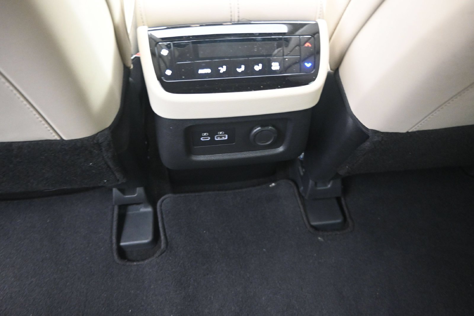 Used 2024 INFINITI QX60 Pure w/ Cargo Package FWD image 19