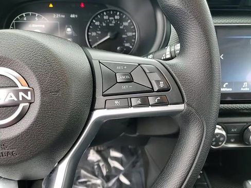 Used 2023 Nissan Kicks SV image 17