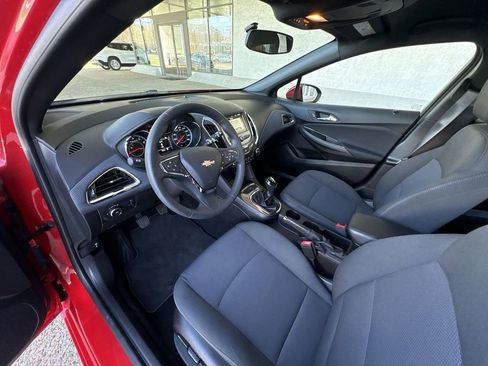 Used 2018 Chevrolet Cruze LT w/ Convenience Package image 10