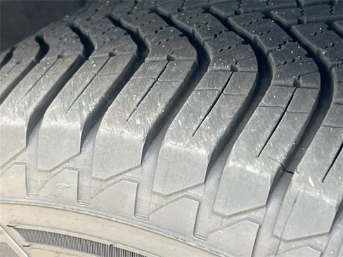 Used 2023 Chevrolet Equinox LT image 8