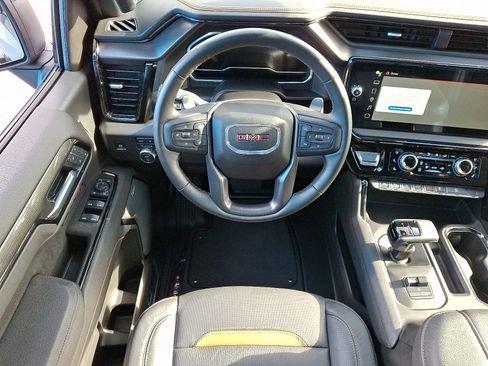 Used 2025 GMC Sierra 1500 AT4 image 12