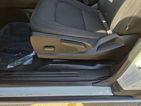 Used 2021 Chevrolet Colorado LT w/ Fleet Safety Package image 38