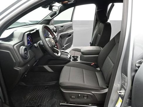 Used 2025 Chevrolet Colorado W/T w/ WT Custom Package AWD/4WD image 13