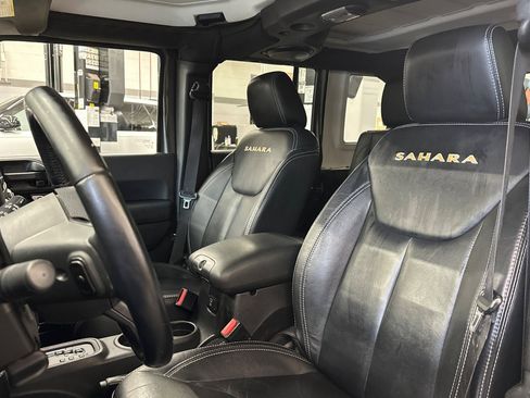 Used 2014 Jeep Wrangler Unlimited Sahara w/ Connectivity Group image 6