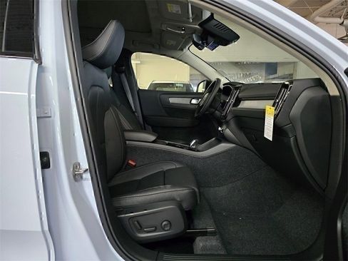 New 2026 Volvo XC40 B5 Ultra w/ Climate Package image 10