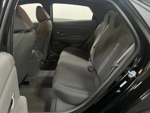 Used 2023 Hyundai Elantra SEL w/ Convenience Package FWD image 27