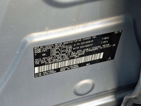 Used 2017 Toyota RAV4 LE AWD/4WD image 26