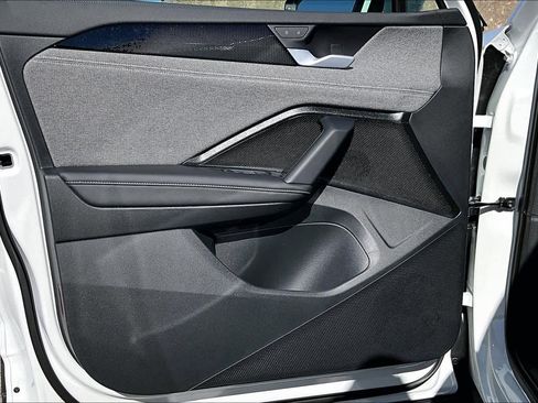 New 2026 Volkswagen Tiguan S image 10