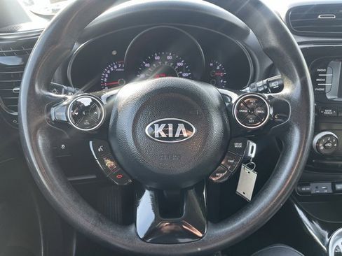 Used 2018 Kia Soul Base image 14