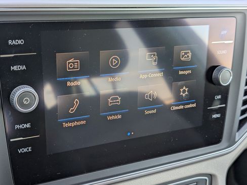 Used 2019 Volkswagen Atlas SE w/ Panoramic Sunroof Package FWD image 11