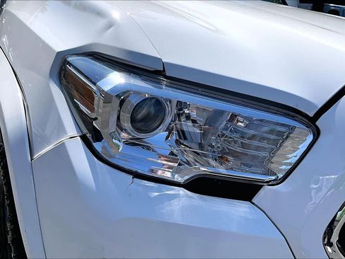 Used 2023 Toyota Tacoma SR5 RWD image 27