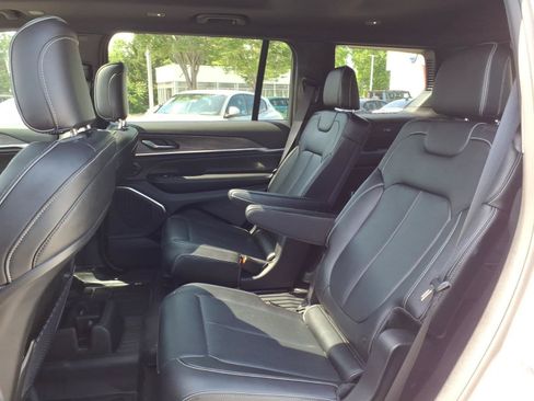 Used 2023 Jeep Grand Cherokee L Overland AWD/4WD image 20